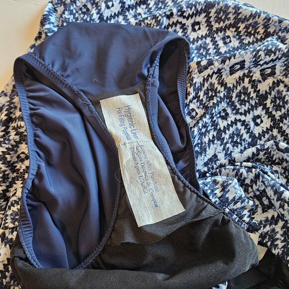 Swim Solutions Triple Tiered Fauxkini One Piece Swimsuit Women's 8 - Picture 6 of 11